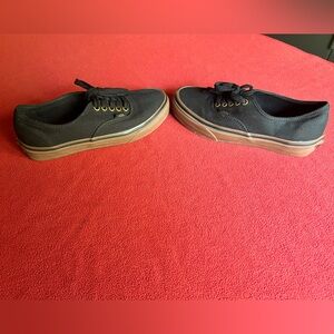 NWOB Men’s VANS size 7 / women’s size 8 1/2
